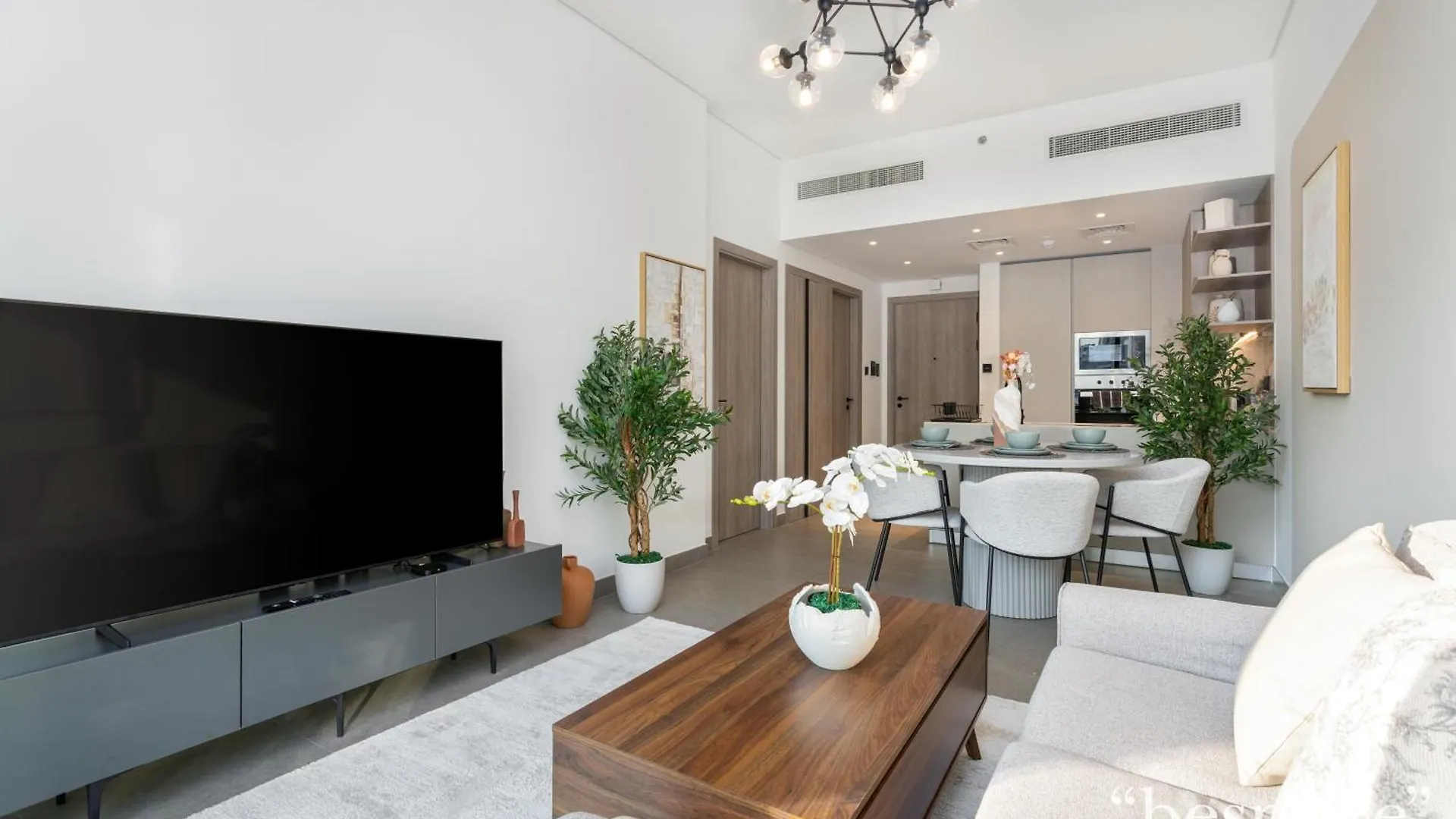 Bespoke Holiday Homes - Stylish 1-Br Apartment In Oxford Terraces, Jvc Ντουμπάι