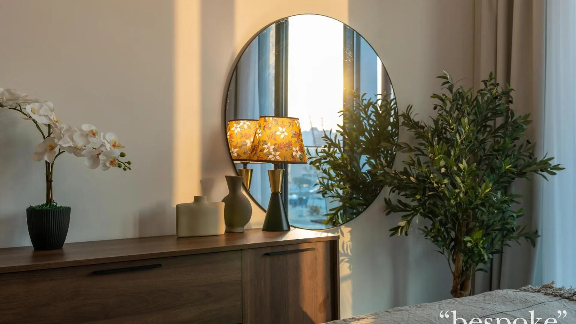 Bespoke Holiday Homes - Stylish 1-Br Apartment In Oxford Terraces, Jvc Dubai