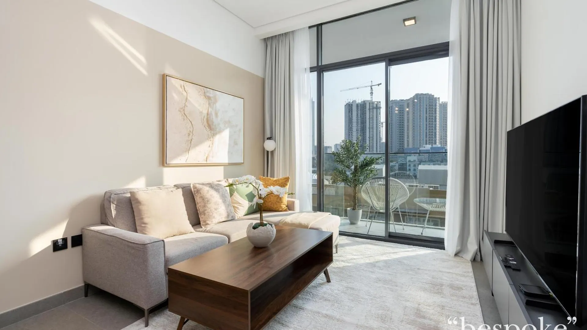 Bespoke Holiday Homes - Stylish 1-Br Apartment In Oxford Terraces, Jvc Dubai