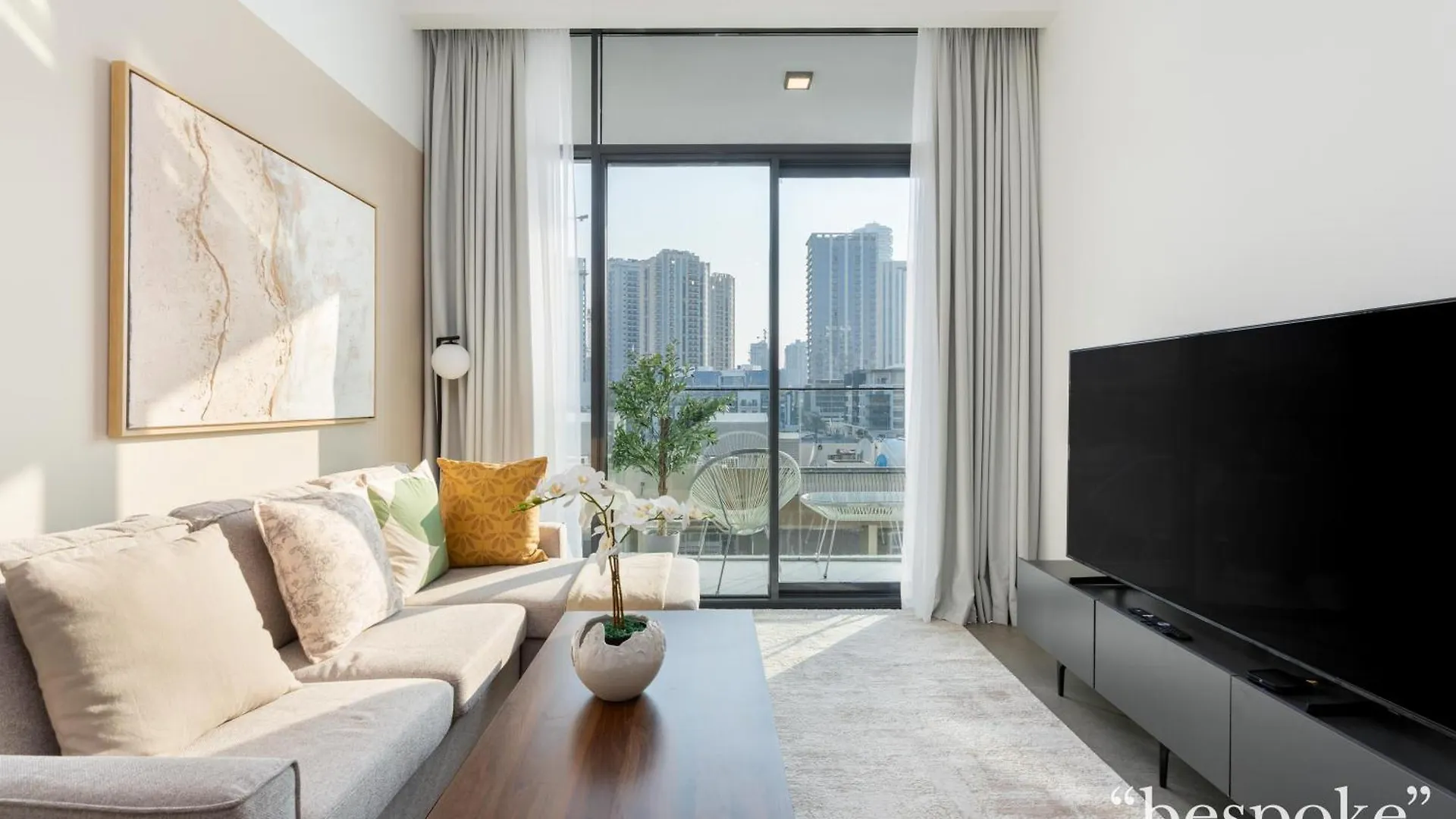Bespoke Holiday Homes - Stylish 1-Br Apartment In Oxford Terraces, Jvc Dubai