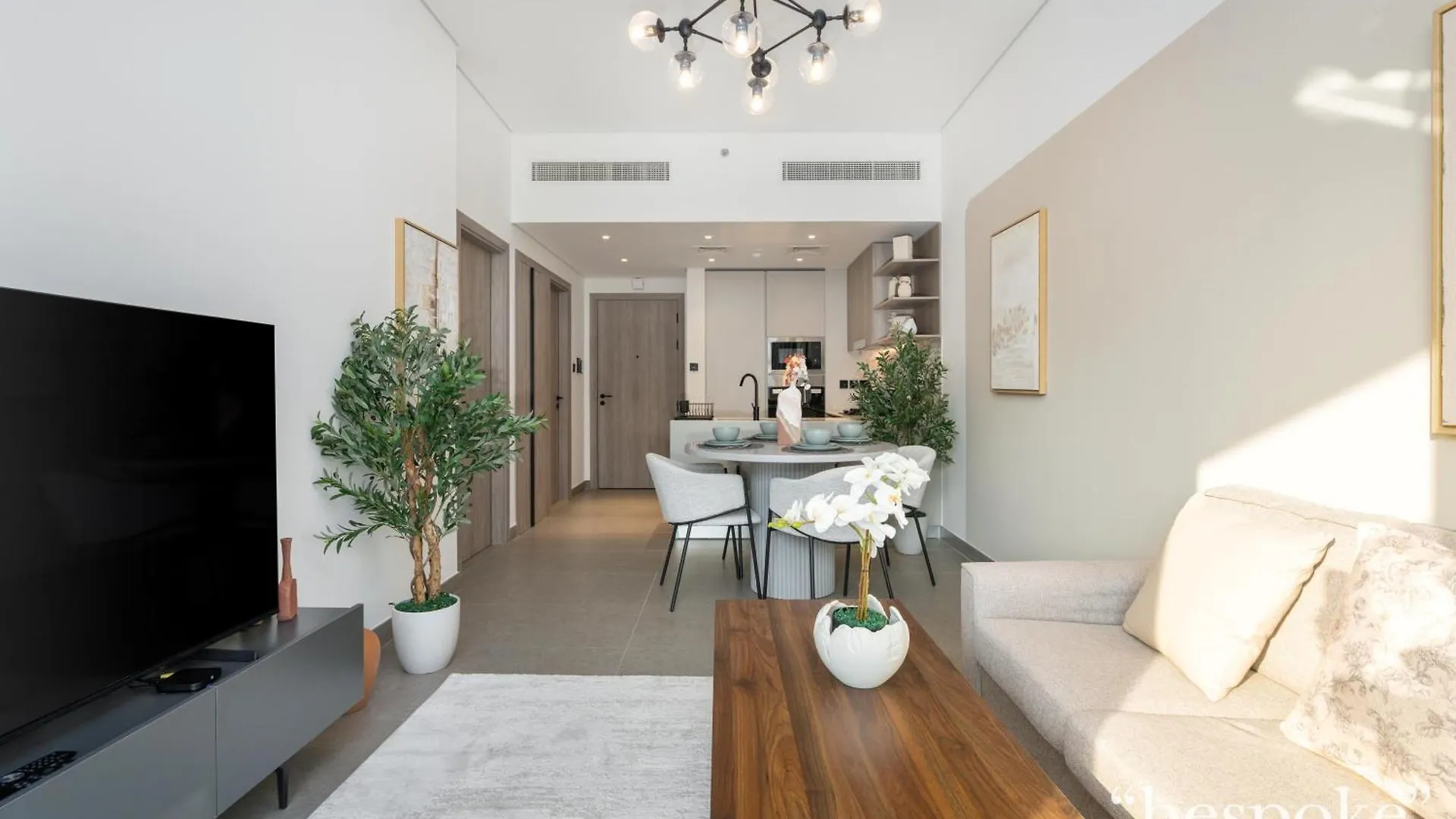 Bespoke Holiday Homes - Stylish 1-Br Apartment In Oxford Terraces, Jvc Dubai United Arab Emirates