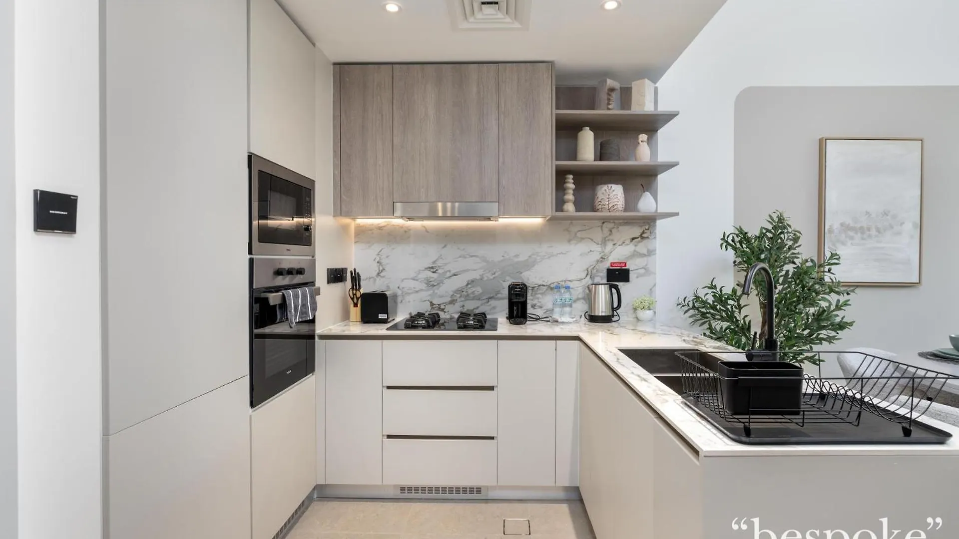 Bespoke Holiday Homes - Stylish 1-Br Apartment In Oxford Terraces, Jvc ドバイ